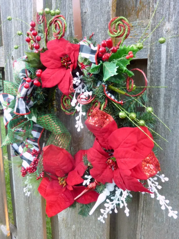 Christmas wreath, Christmas Decorations, Wreaths for the front door, fireplace wreath