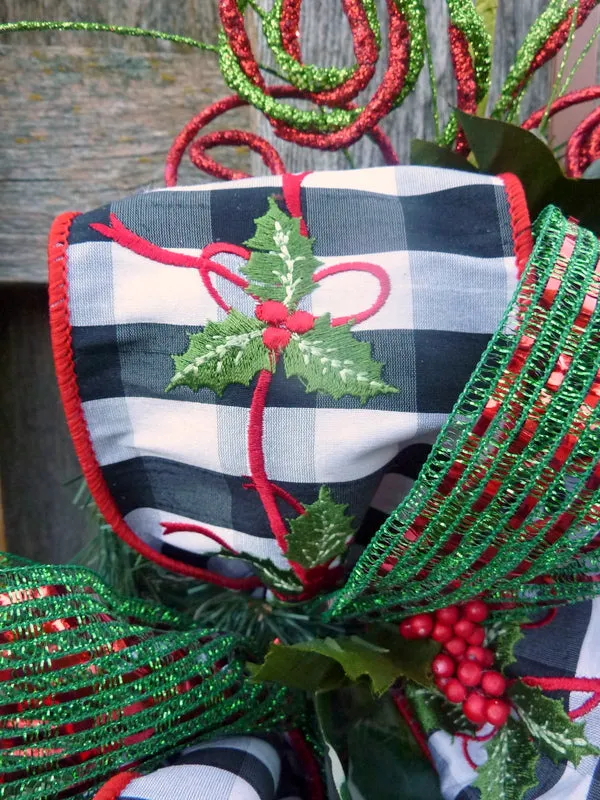 Christmas wreath, Christmas Decorations, Wreaths for the front door, fireplace wreath
