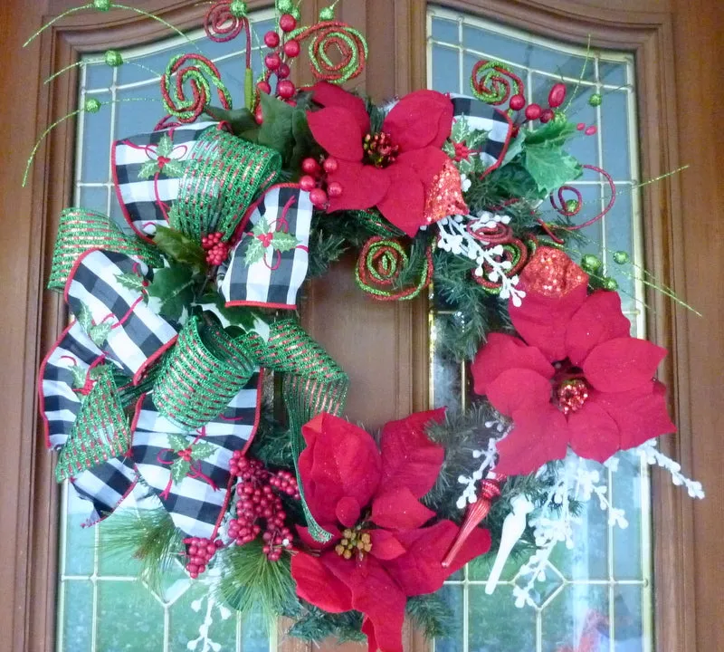 Christmas wreath, Christmas Decorations, Wreaths for the front door, fireplace wreath