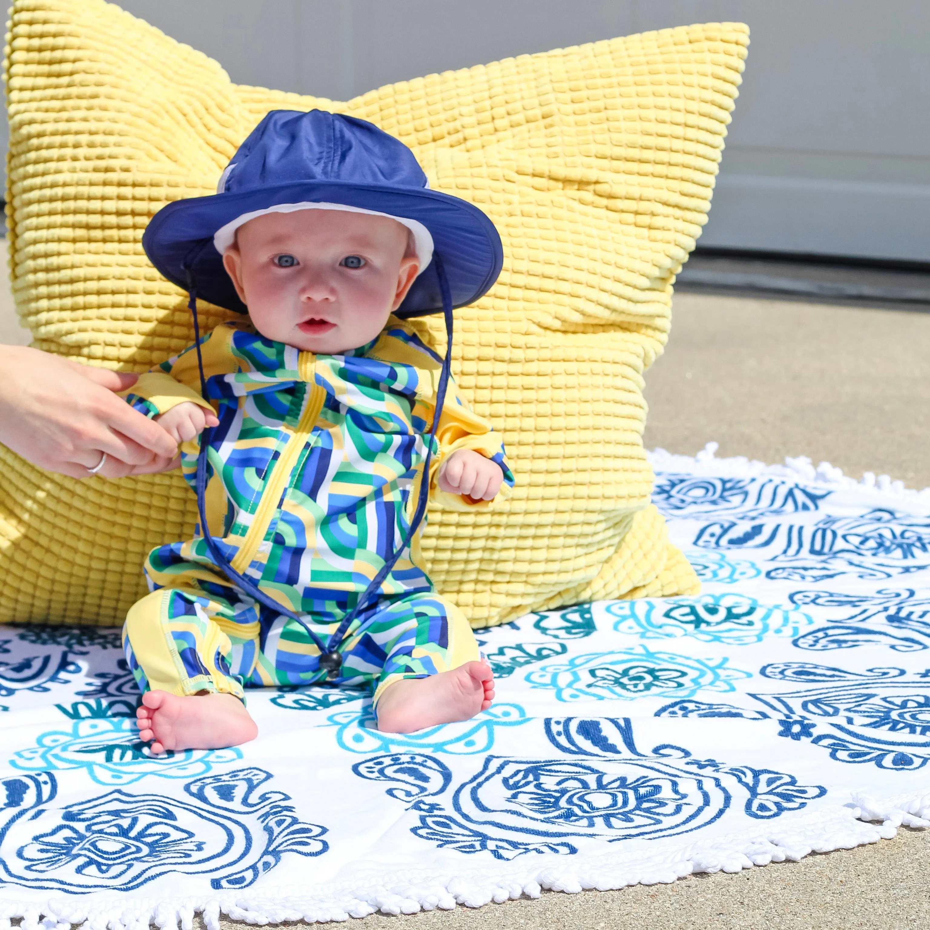 SwimZip Round Towel