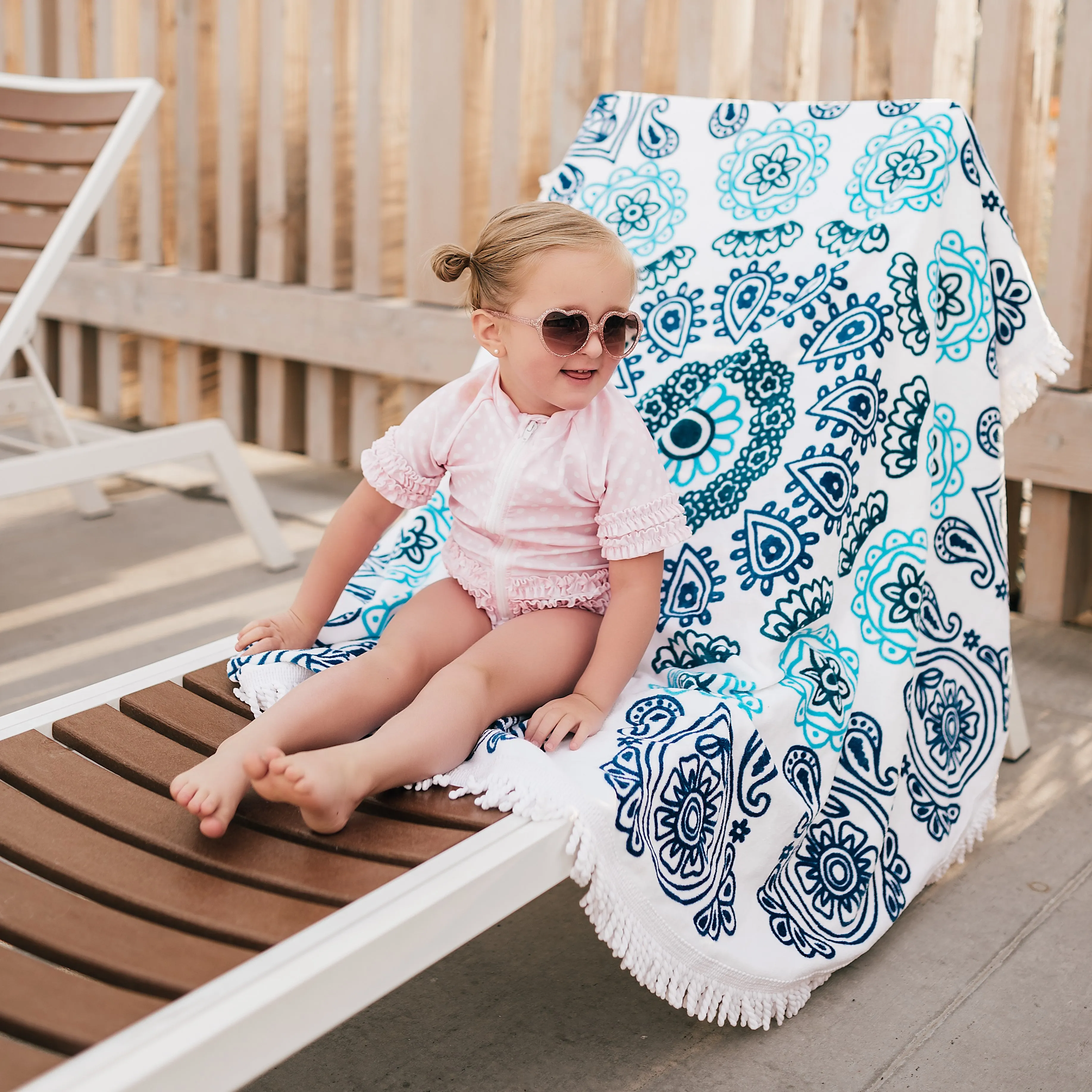 SwimZip Round Towel
